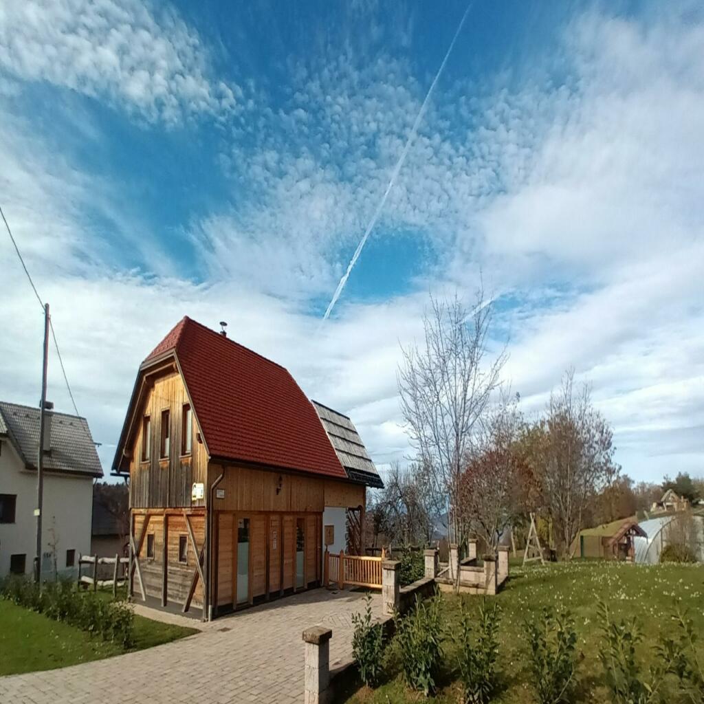 Ogled samostana Stična in zeliščne lekarne Patra Ašiča ter turistične eko vasice Pristava